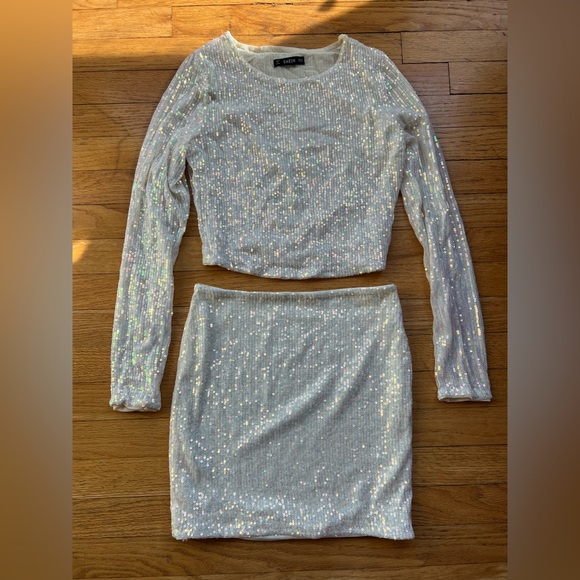 SHEIN Dresses & Skirts - sequin long sleeve crop top and bodycon mini skirt set. Excellent Condition✨